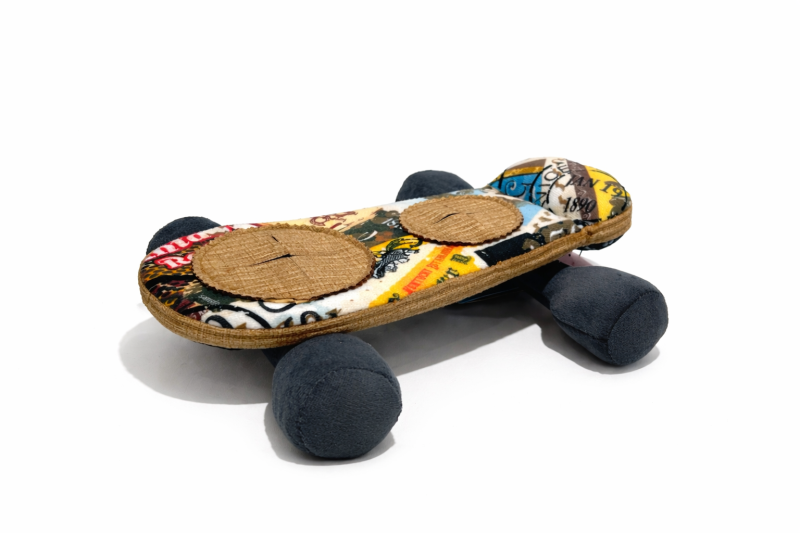 Интерактивная мягкая игрушка «Скейтборд» Derby