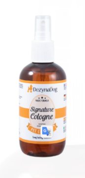 Спрей-парфюм Dezynadog Signature Cologne объединяет верхние ноты лимона бергамота кассы и пихты с оттенками цветочного жасмина аромат.