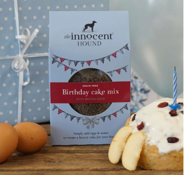 Суміш Birthday Cake Mix The Innocent Hound для приготування святкового торту для песиків
