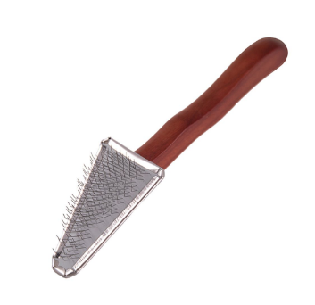 Пуходерка Dezynadog Soft Triangle Slicker Brush треугольная плоская д/тяжелодоступных мест вокруг глаз лап и морды д/щенков и малых пород собак